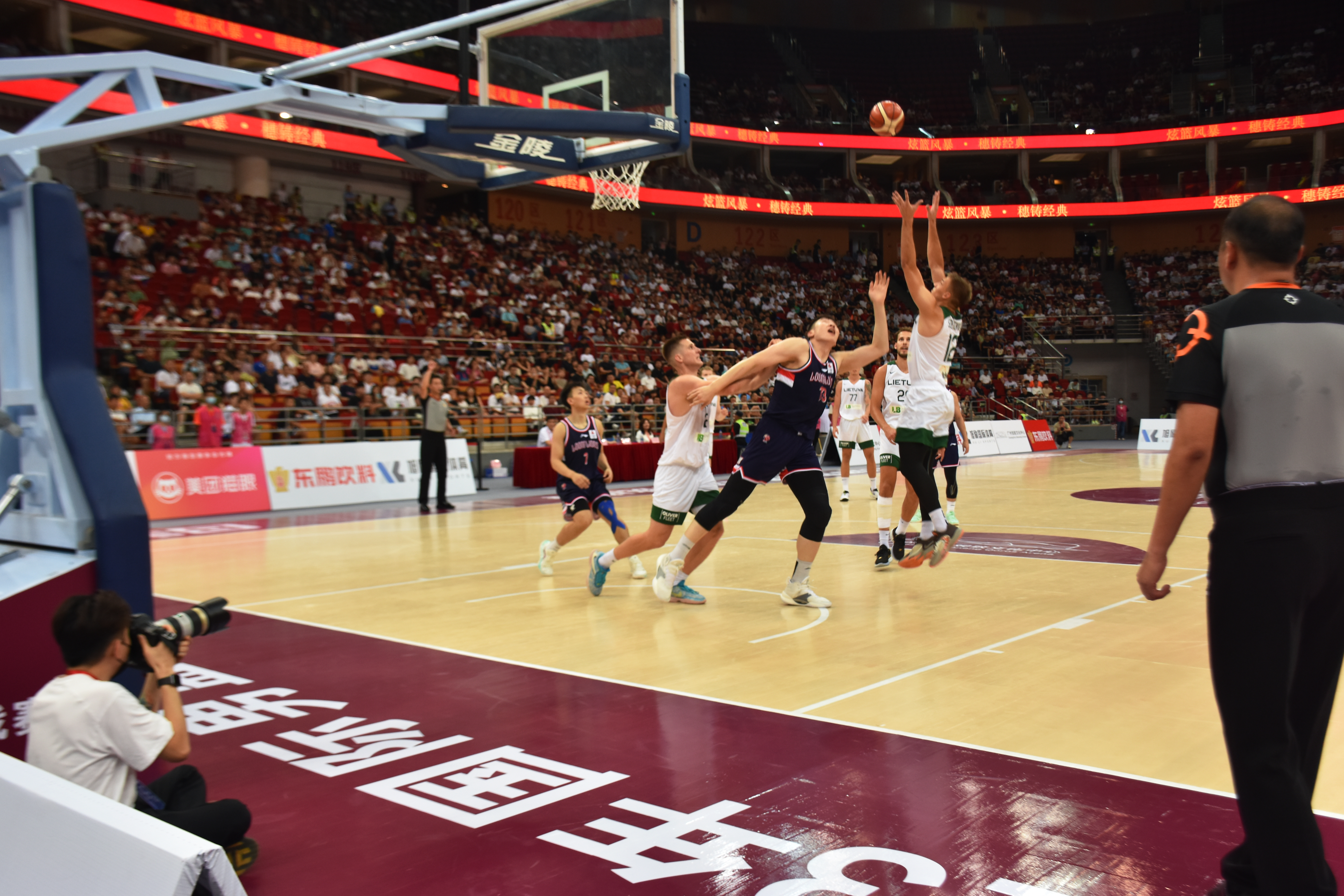 廣州寶能觀致文化中心 2023國(guó)際男籃經(jīng)典挑戰(zhàn)賽