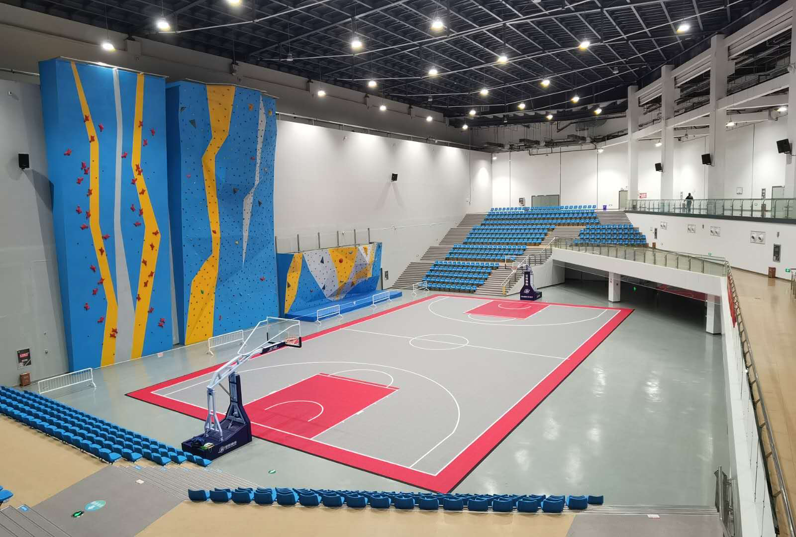 揚(yáng)州南部體育公園籃球場